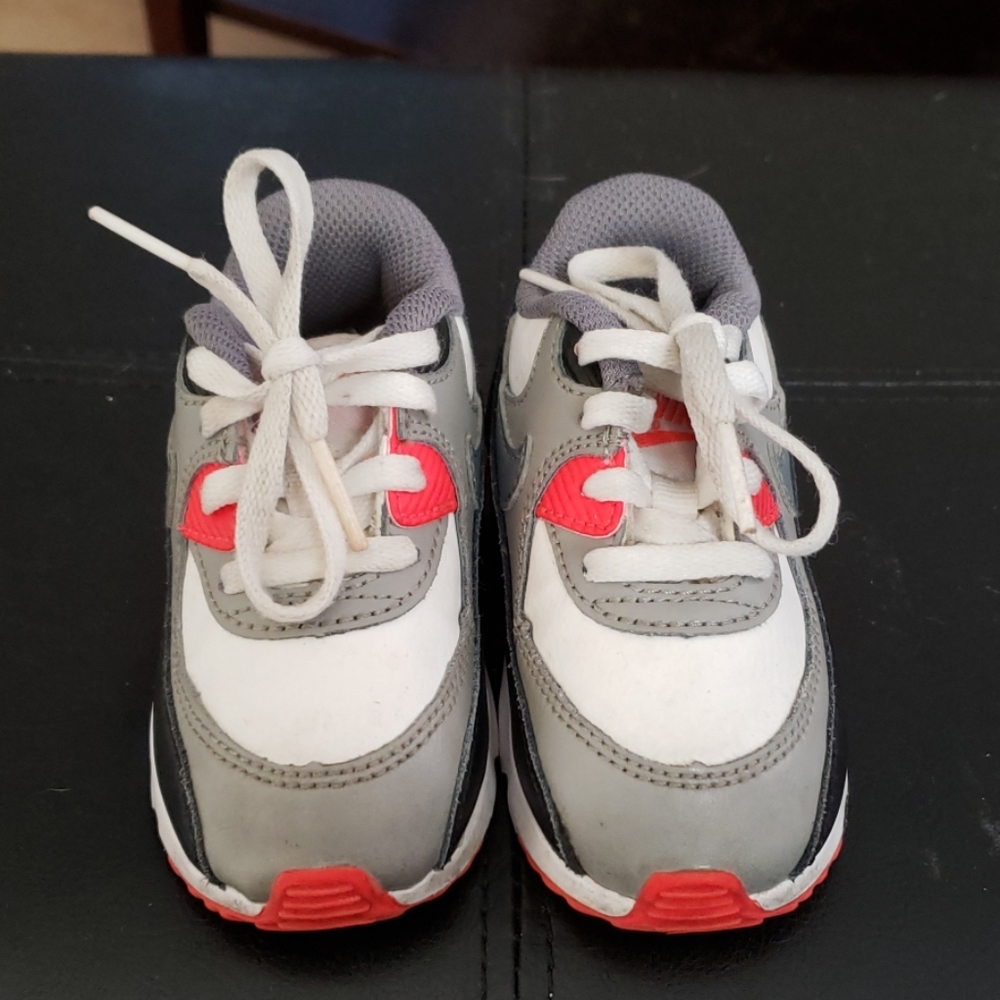Toddler tennis shoes